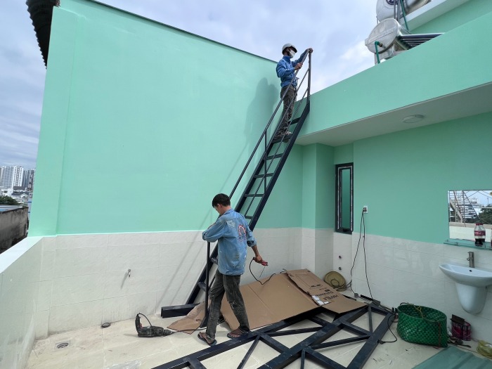 Gia công cửa sắt, mái che giá rẻ Sài Gòn