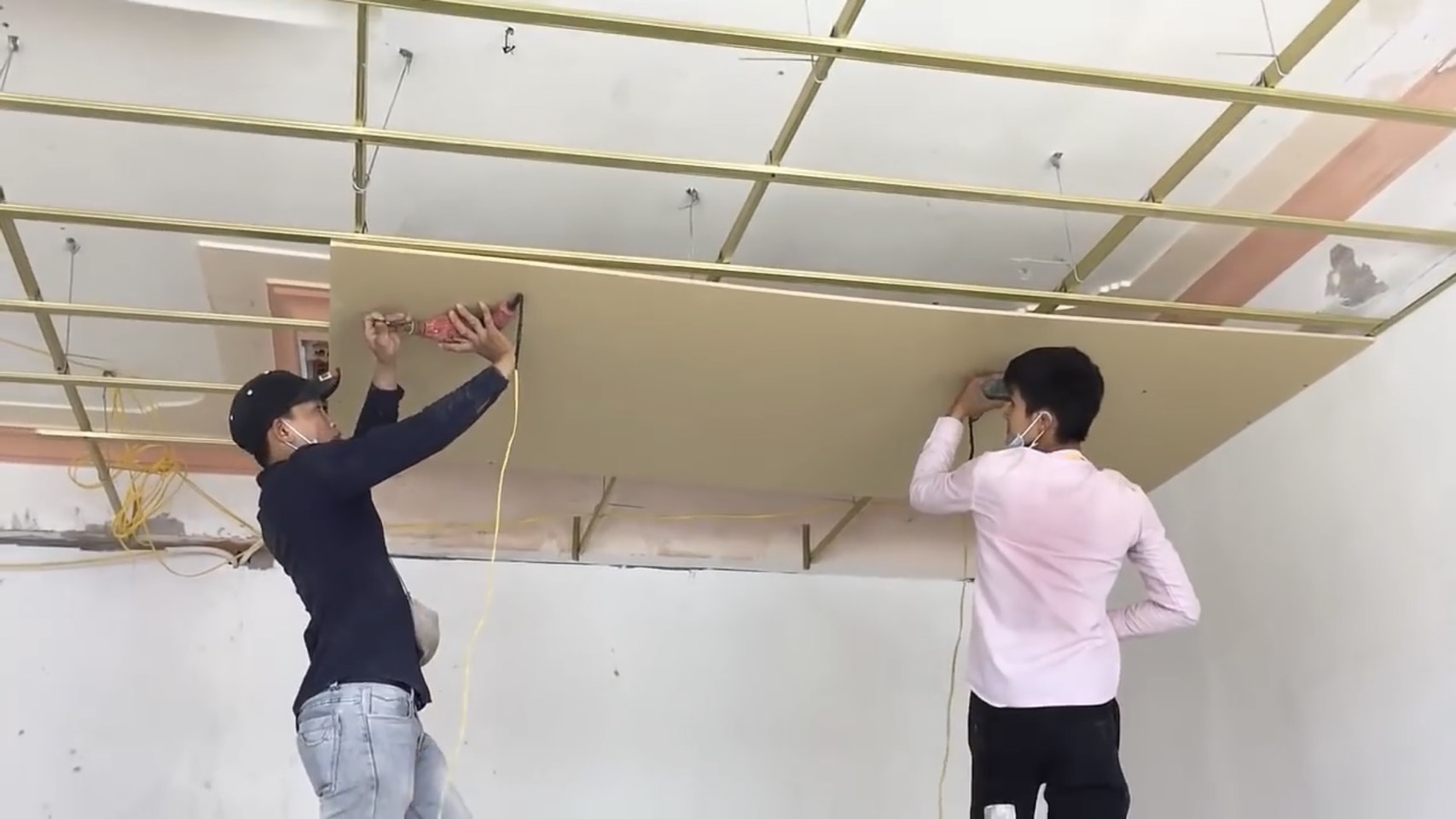 Trần thạch cao nhà xưởng giá rẻ Sài Gòn